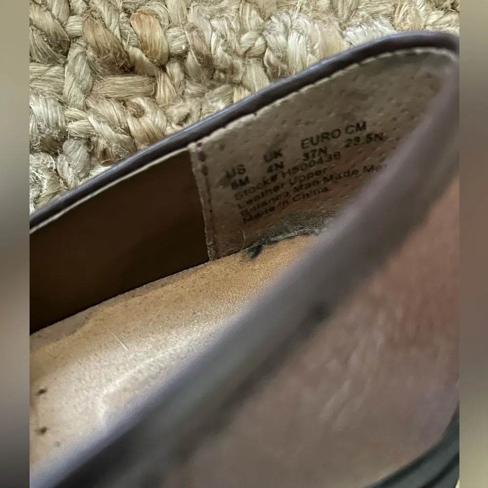 Hush Puppies closed vintage shoes. Pre-loved - Image 12