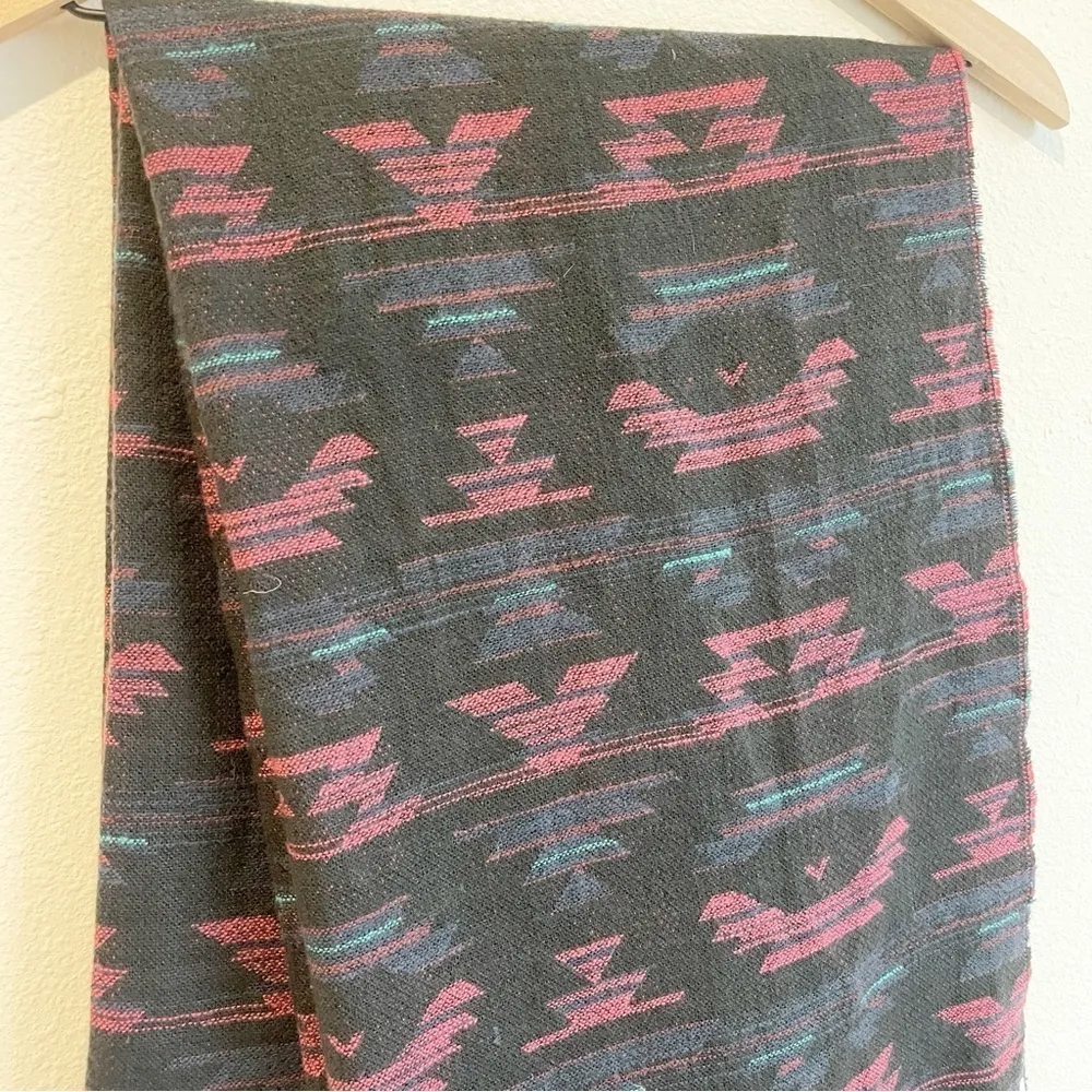 Eddie Bauer Southwestern‎ Navajo Reversible Fringe Scarf - Image 4