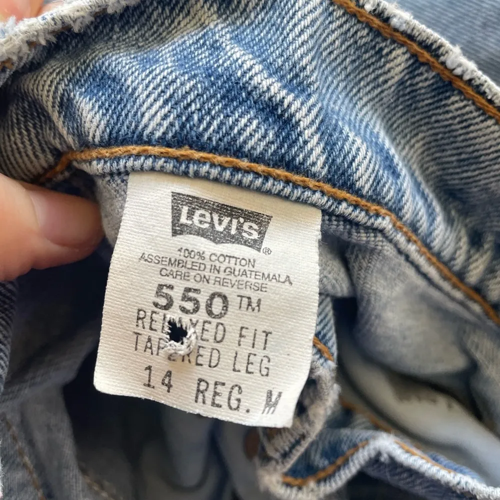 True vintage Levi’s 550s 90s vintage levis denim light wash relaxed fit tapered - Image 2