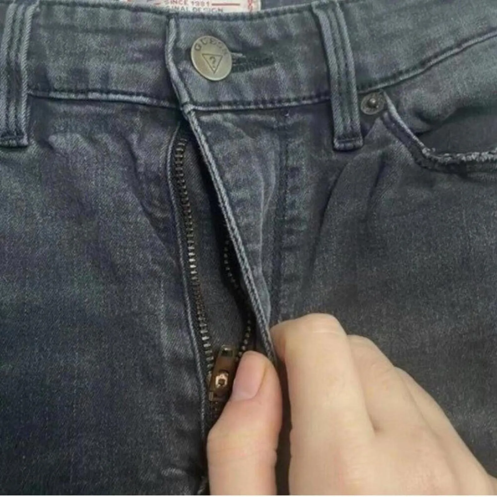 Guess 1981 Skinny Dark Grey Ultra Distressed Skinny Jeans Moto Grunge emo - Image 4