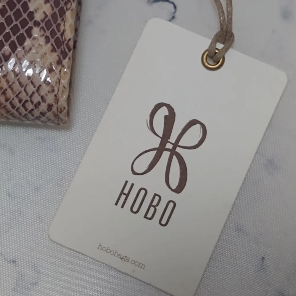 HOBO Dart Card and Coin Leather Wallet Brown - Image 16