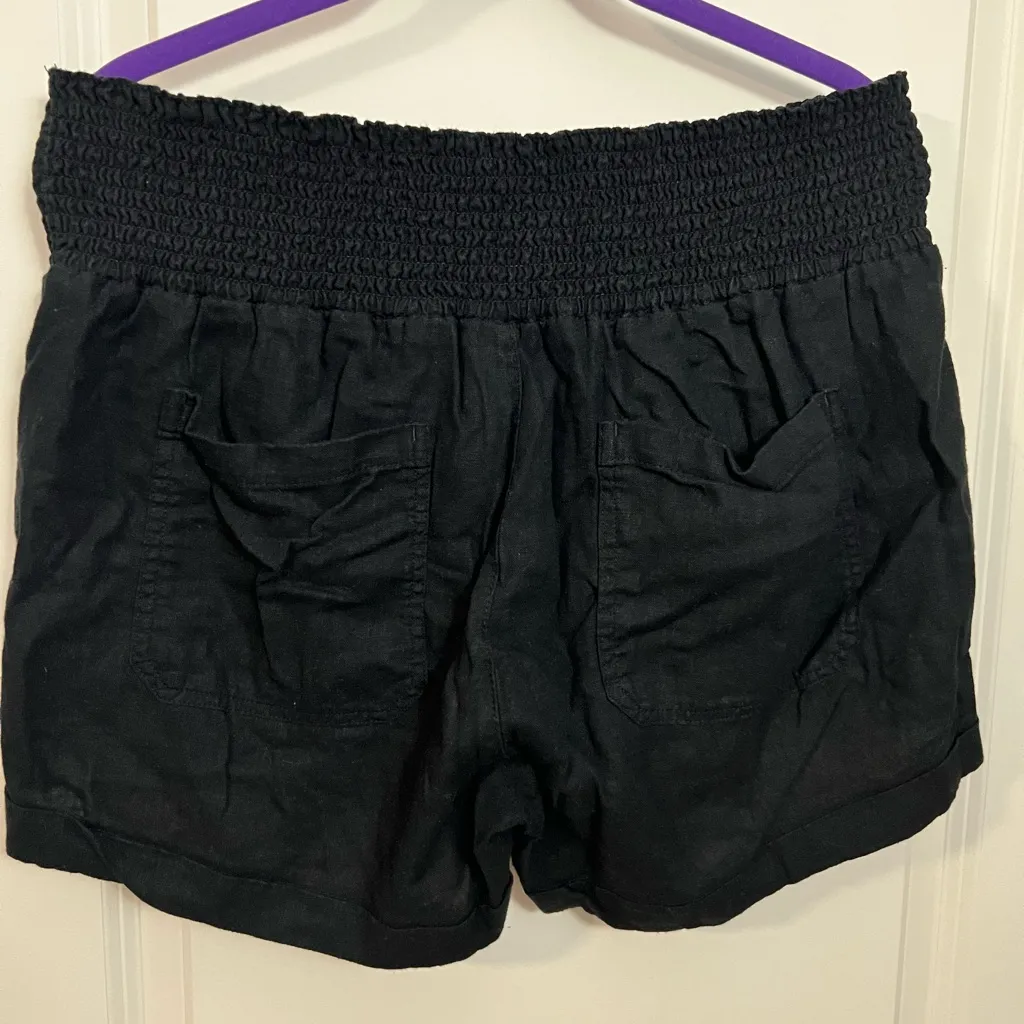 Old Navy Maternity shorts - Image 3