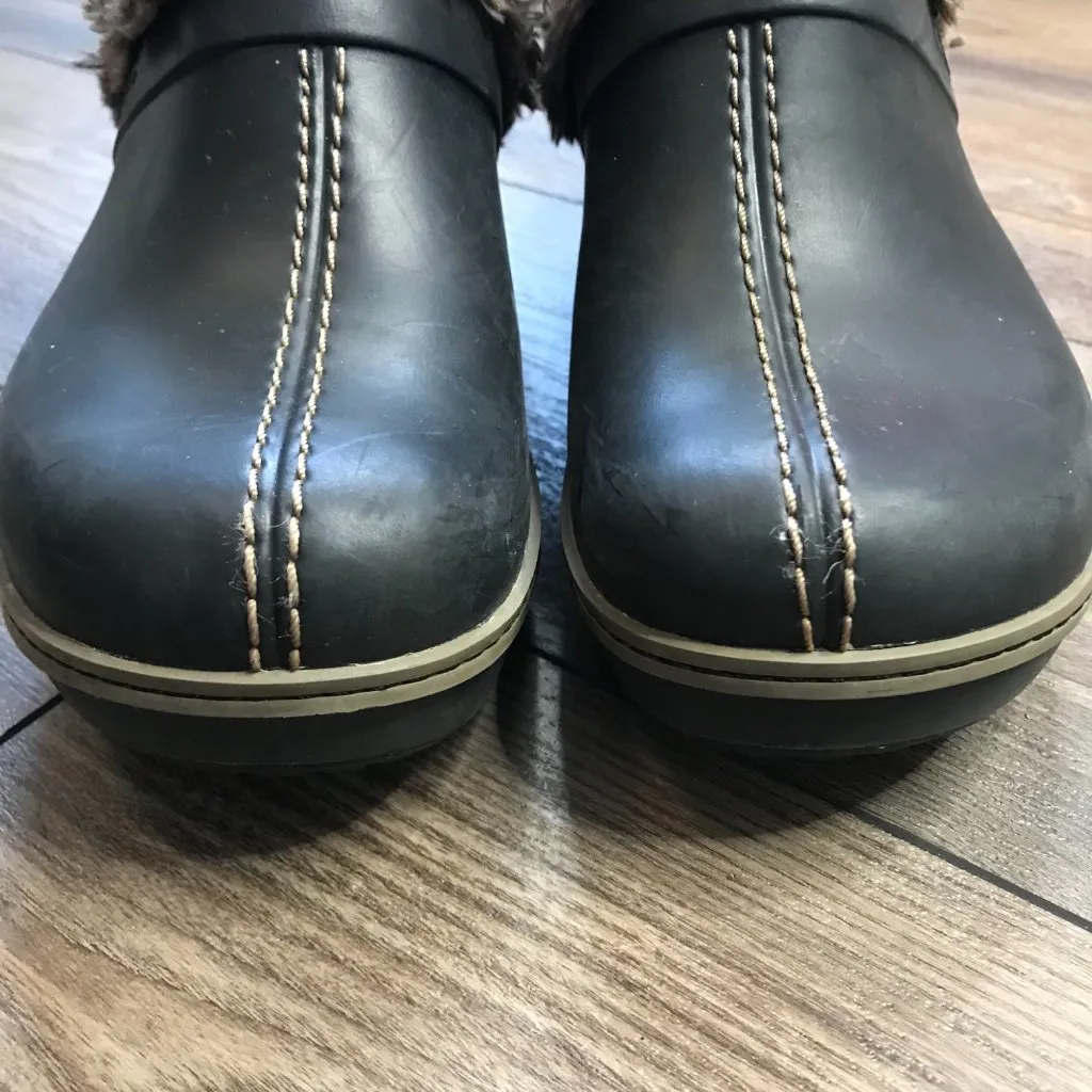 Crocs Cobbler Eva Fur Lined‎ Black Clogs Mules Women’s 8 Shoes Slip On 11552 - Image 7