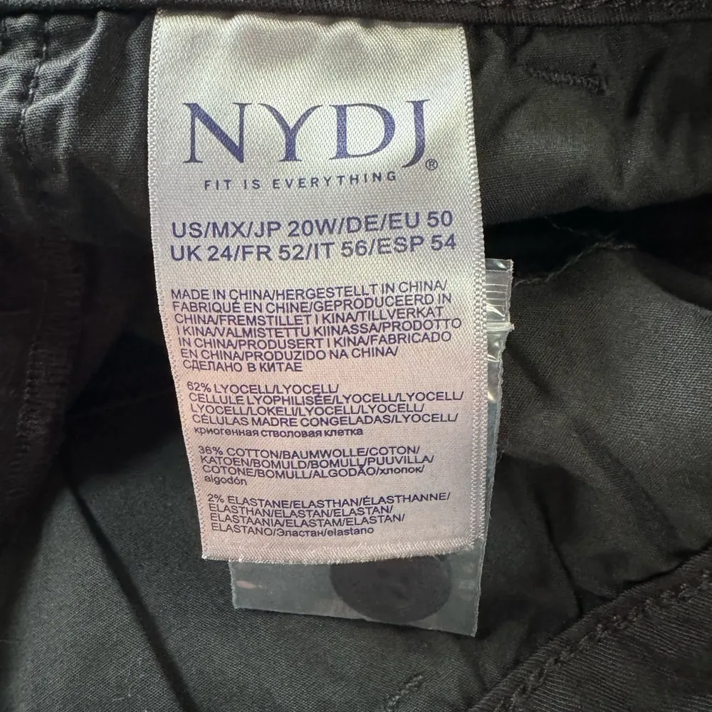 NYDJ Bermuda Shorts In Plus Size In Black Stretch Twill Size 20W - Image 10