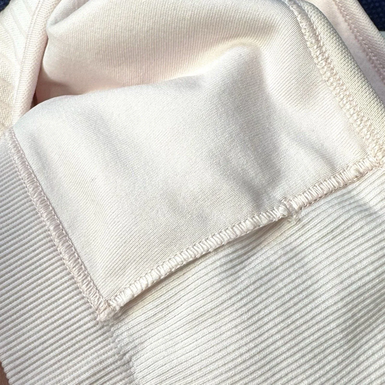 Lululemon Ebb to Street Crop Tank Size 12 Rib Map Strawberry Milkshake No Pads Pink - Image 4