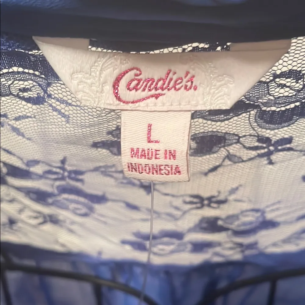 💙💙💙BOGOHO💙💙💙Candie’s Blue Button-Up Lace Top—NWT - Image 8