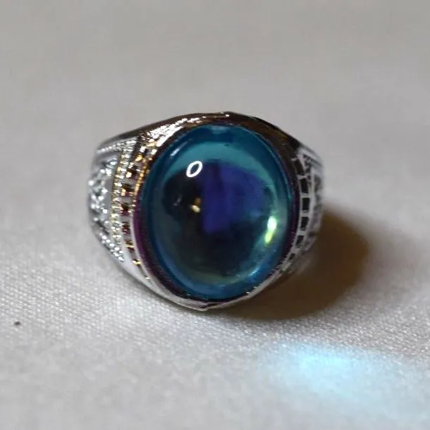 Powerful Sky Blue Oval Stone Art Deco Etched Silver Tone Metal Sizes 5 & 6 Rings - Image 2