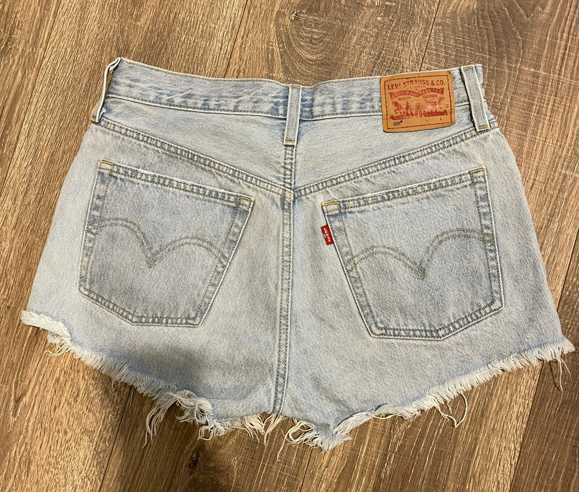 Levi’s 501 Shorts - Image 4