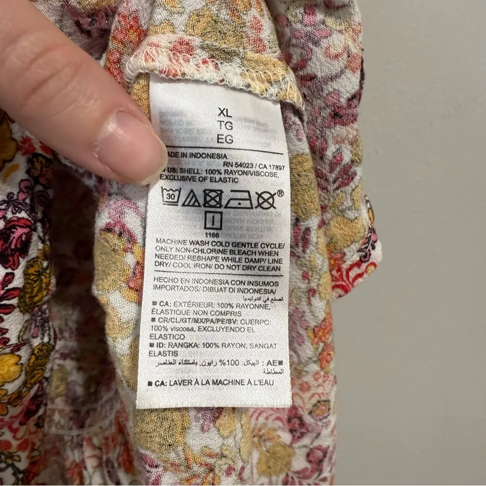 Old Navy Floral Ruffle Sleeveless Blouse Size XL - Image 5