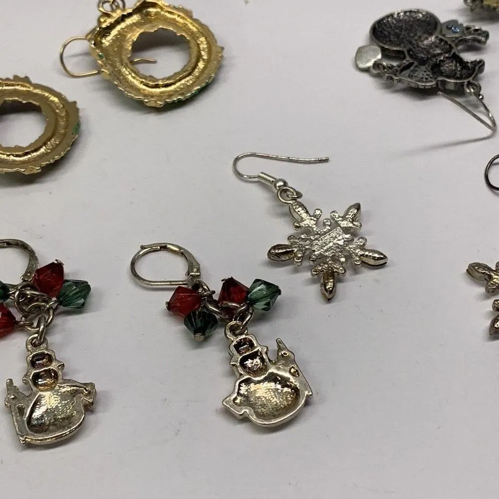 Lot Of 4 Dangle Costume Earrings Pierced Christmas Snowman / Snowflake / Wreath - Image 9