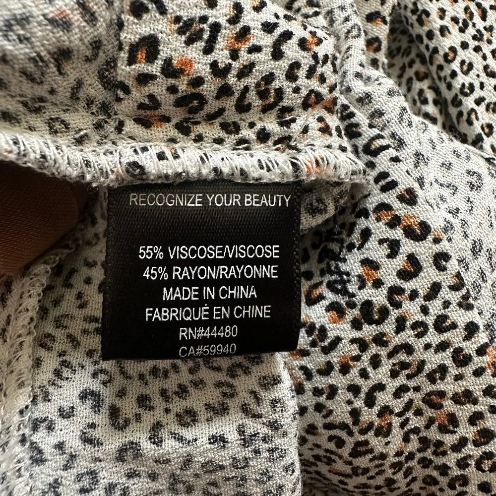 NWT AFRM Leopard Print Long Sleeve Deep V Top Black Size M - Image 6