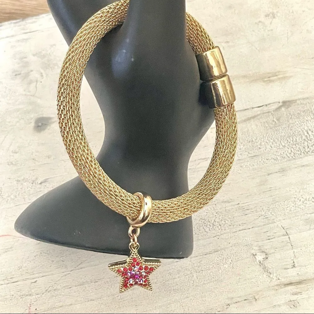 Gold tone mesh rhinestone star magnetic bracelet - Image 4