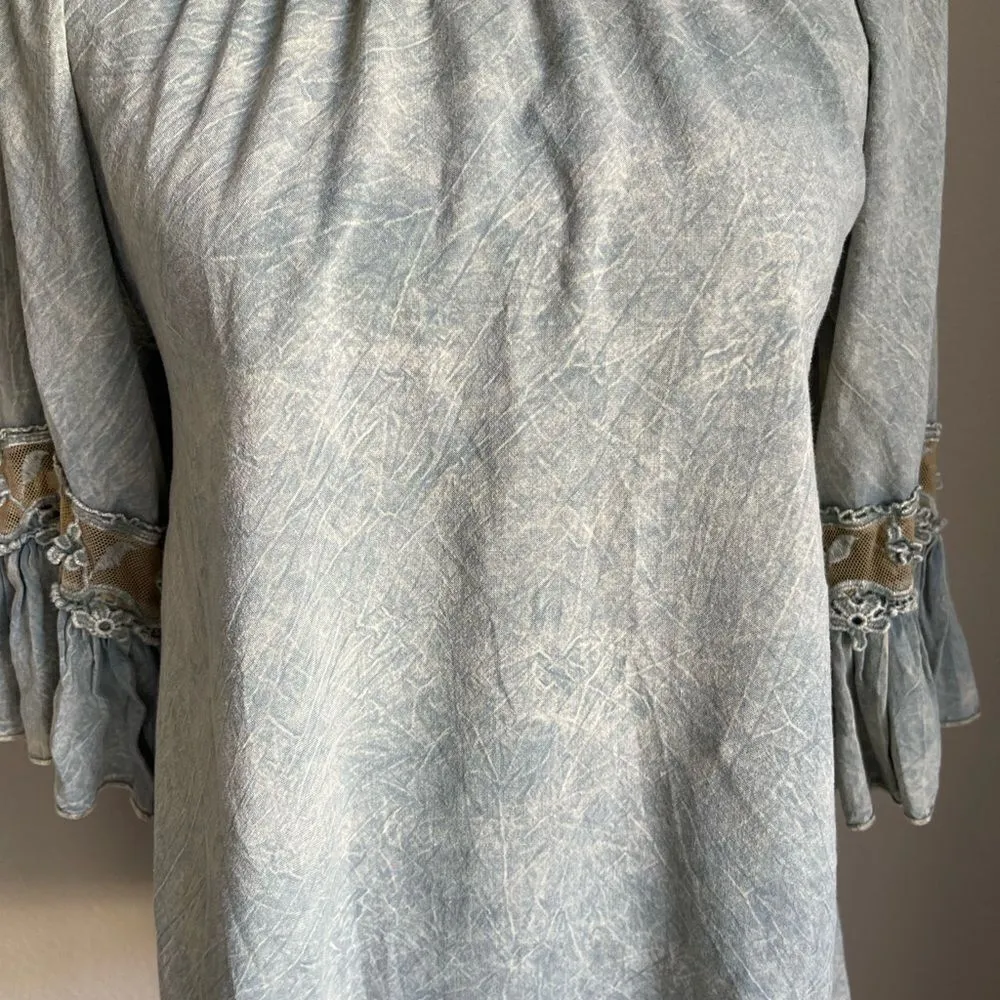 EUC J&M Clothing faded denim blouse with 3/4 sleeve with antique lace accent. Blue - Image 4
