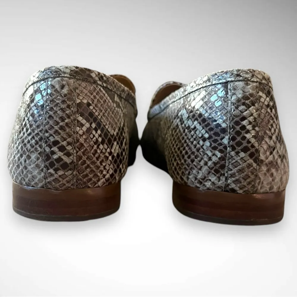 BANANA REPUBLIC Women's Gray and White Vegan Snakeskin Loafers Size 9 | EUC - Image 4