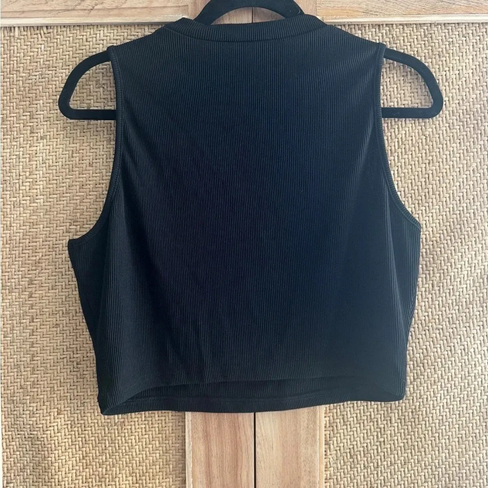 Cutout High Neck Crop Ribbed Tank Black Size Large Cropped Basics - Image 3