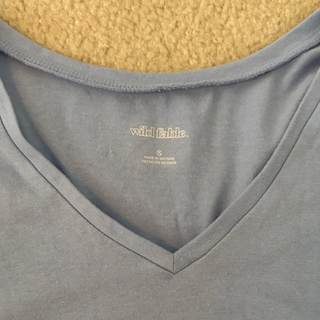 Wild Fable Light Blue V-Neck Tee - Image 2