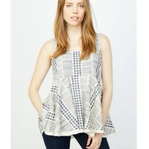 RD + Koko Anthropology Aztec Sleeveless Peplum Tunic, size small Tan - Image 3