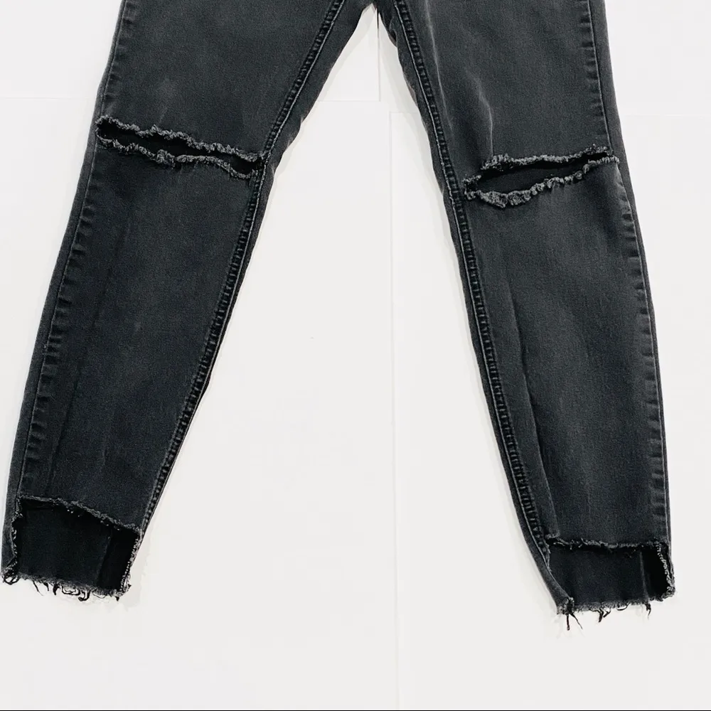 Forever 21 Black Distressed Denim Jeans - Image 2