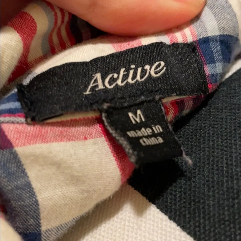 Women’s Active Shirt (missing one button) - Image 4