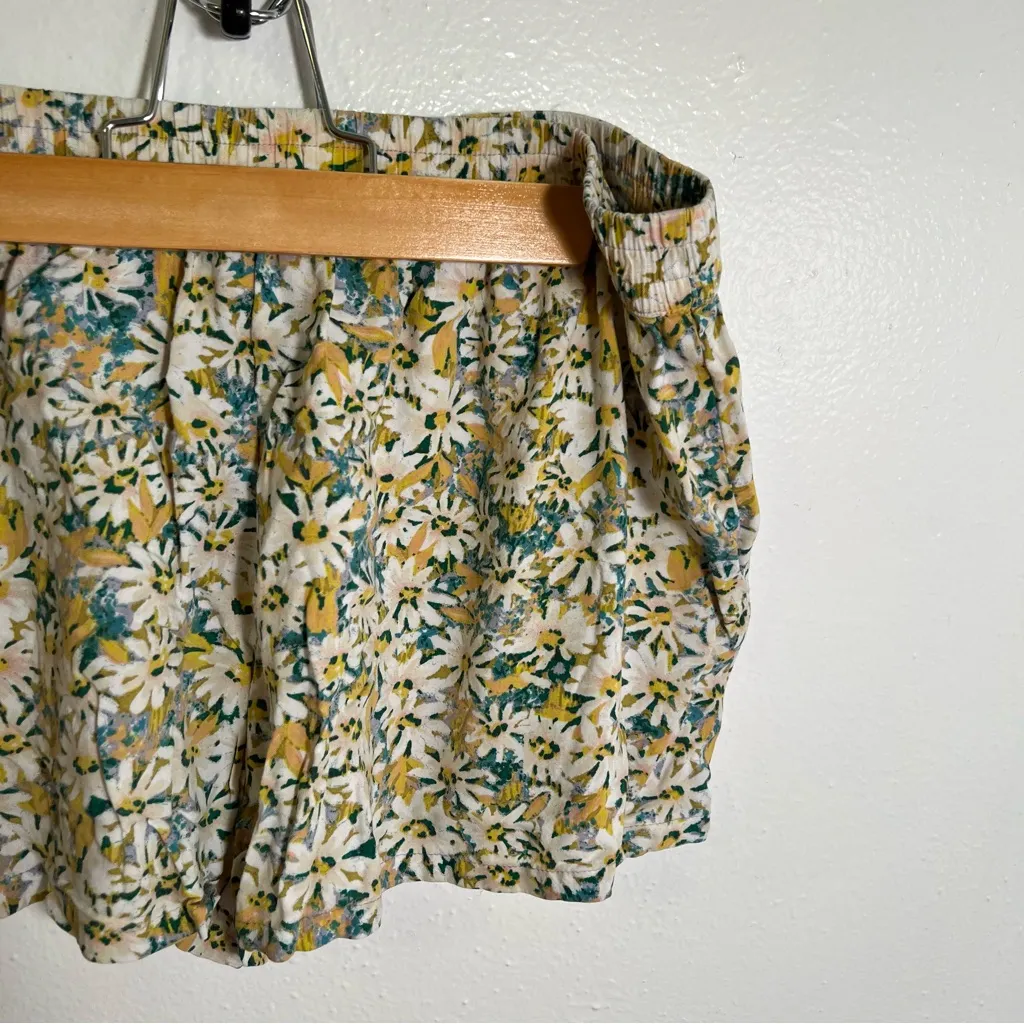 Mossimo Pull On Shorts White Green Floral S - Image 7