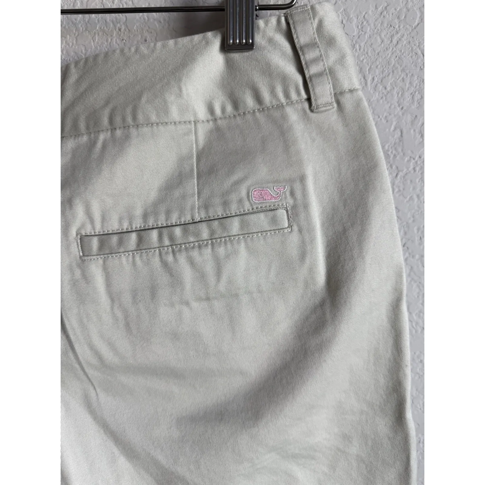 Vineyard Vines Khaki Chino Stretch Shorts Pink‎ Whale Logo Women's Size 6 - Image 3