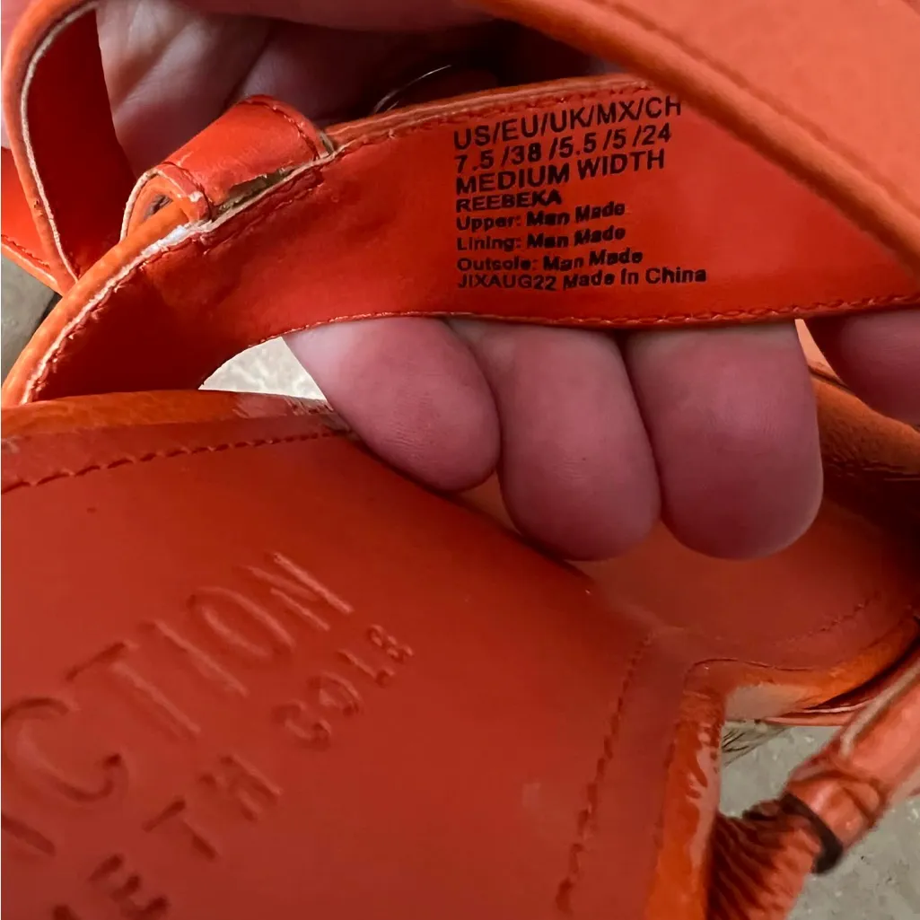 Kenneth Cole Reaction 7.5 Reebeka sandals orange patent finish block heels - Image 8