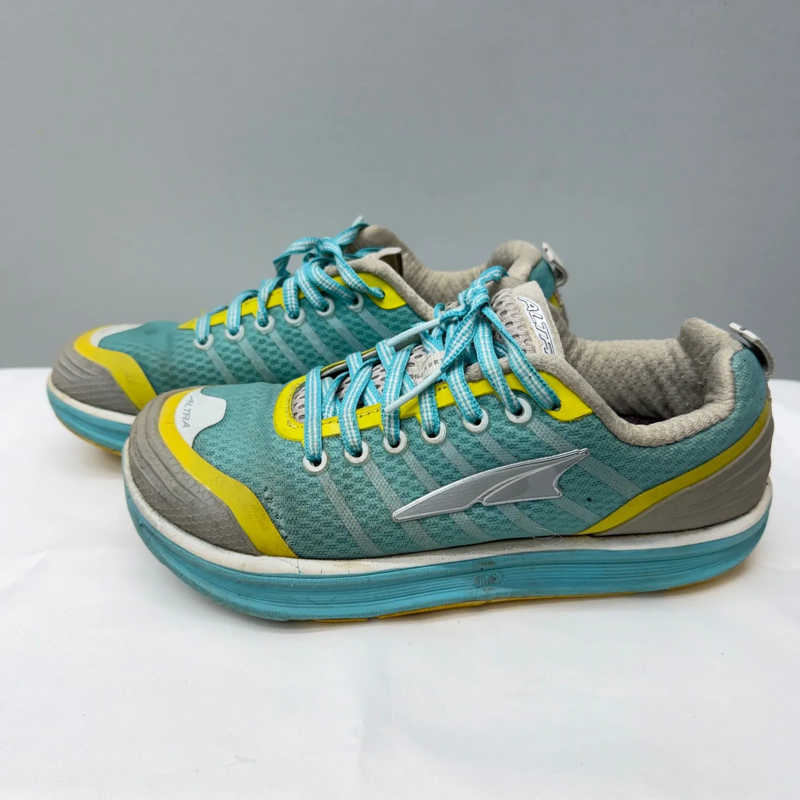 Altra Intuition 2 zero drop foot shaped athletic running shoes women's 7.5 Blue - Image 3