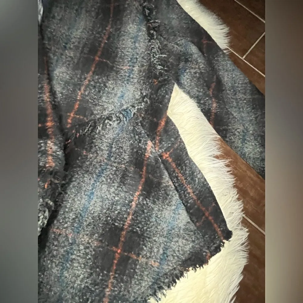 Pins and Needles plaid shacket blazer sz medium - Image 4