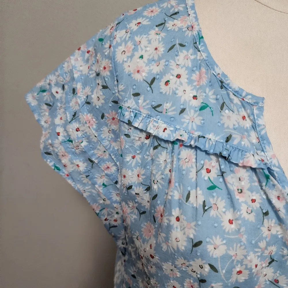 GAP pastel blue swiss dot floral blouse size medium - Image 2