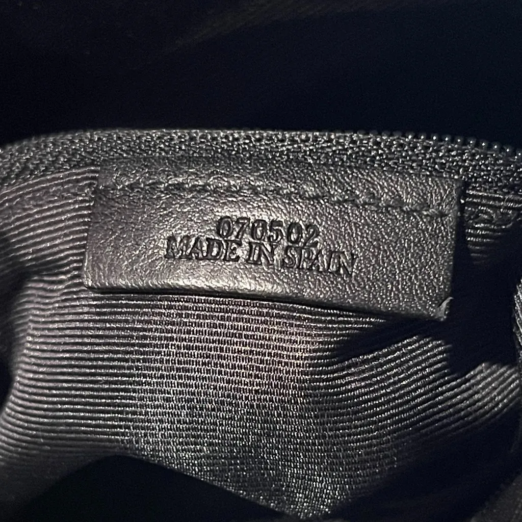 Loewe Vintage White Pebbled Leather Buckle Flap Crossbody Bag - Preowned - Image 14