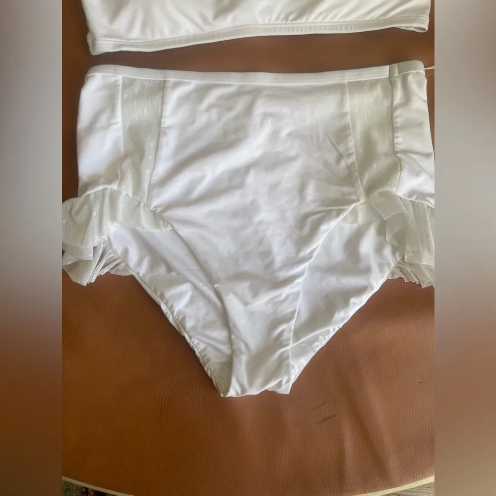 NWT AVEC LES FILLES Mesh Ruffle White Bikini Set sz L white polkadot mesh - Image 6