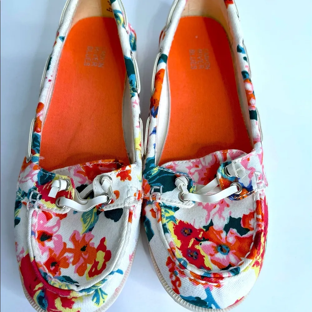Canyon River Blue Womens loafer boat shoes floral white Sz 5.5 - Image 3