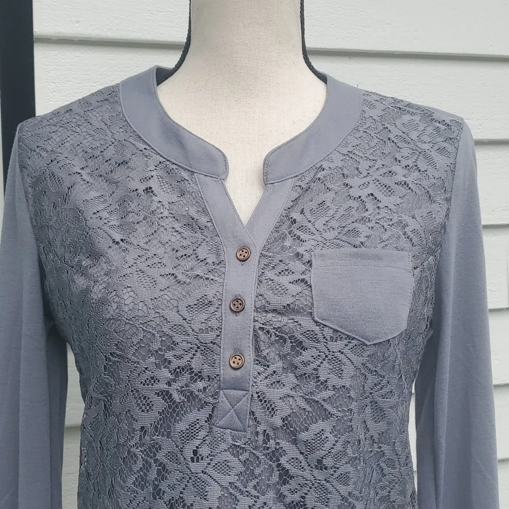NWT No Boundaries Mixed Media Lace Front Long sleeve Henley - Image 3