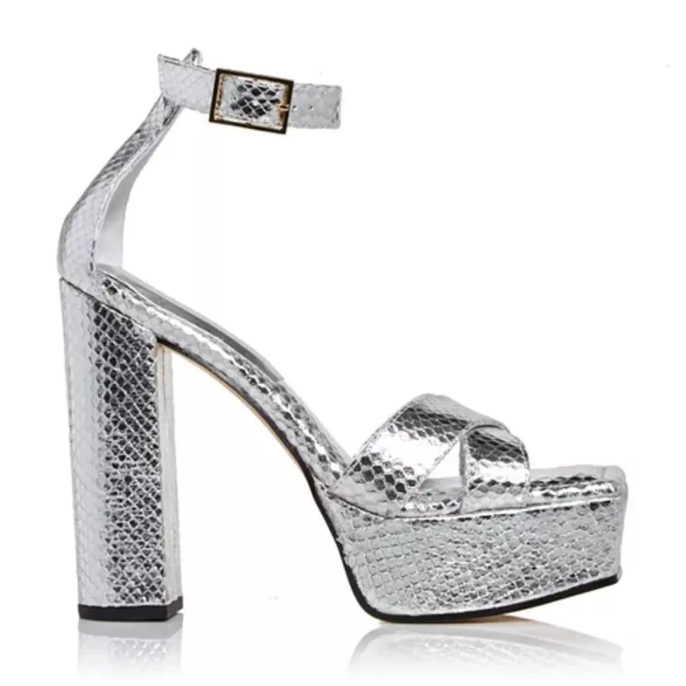Good American Snake Embossed Platform High Block Heel Sandals in Silver 6.5 NEW - Image 3