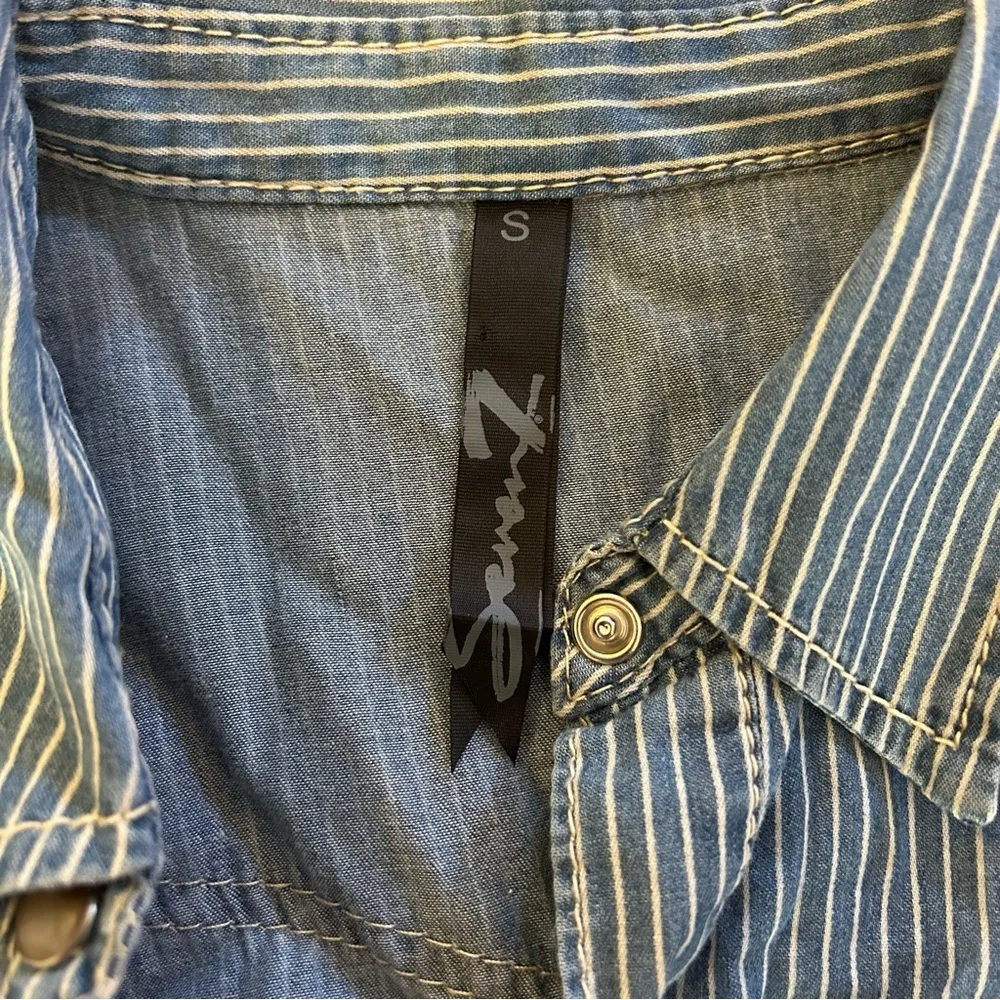 NEW Seven 7 Cowgirl Stripe Cutoff Collar Top Denim Style Nashville Blue Small - Image 6