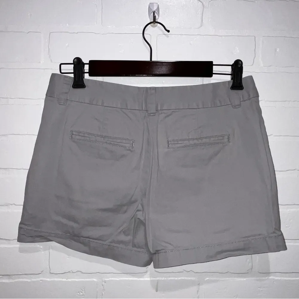 Ann Taylor Loft 4” Shorts Size 2 - Image 4