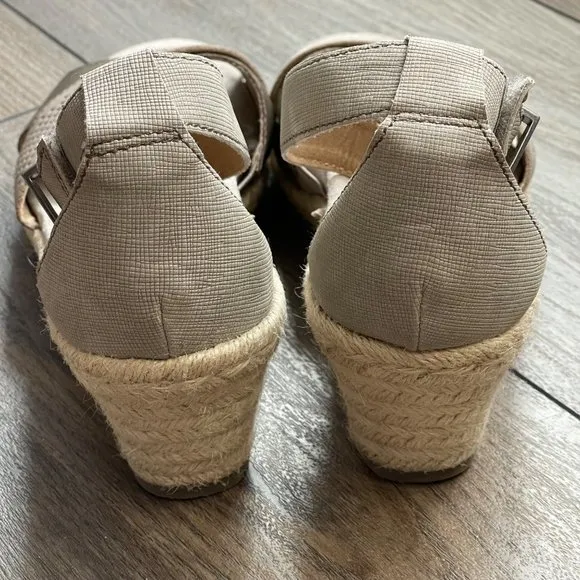 Earth Origins Women's Platinum Naples‎ Natasha Leather Sandals Neutral Size 7M - Image 8