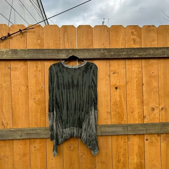 Knox‎ Rose Womens Shark Bite Top Size Small Long Sleeve Green Tie dyed Grunge - Image 8