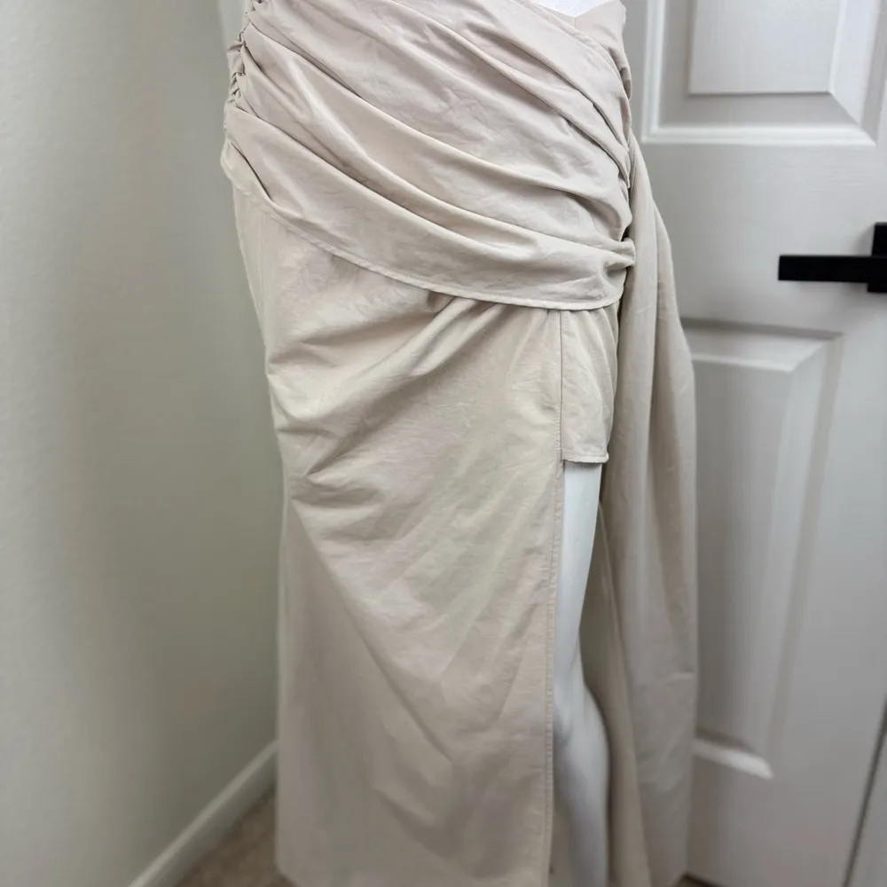 House Of Sunny Women's Venus Midi Skirt in Pearl Size 2. B18 White - Image 3