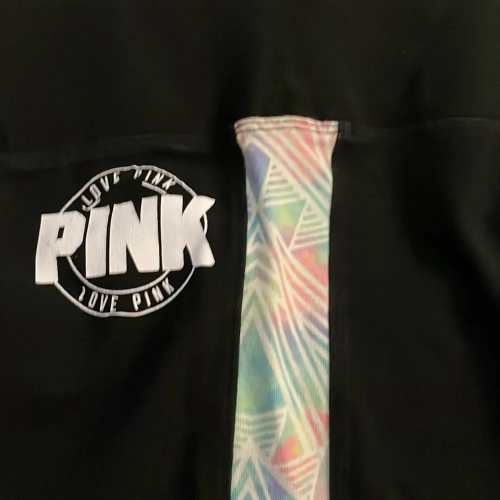 VS Pink Crop Yoga Leggings - Image 5