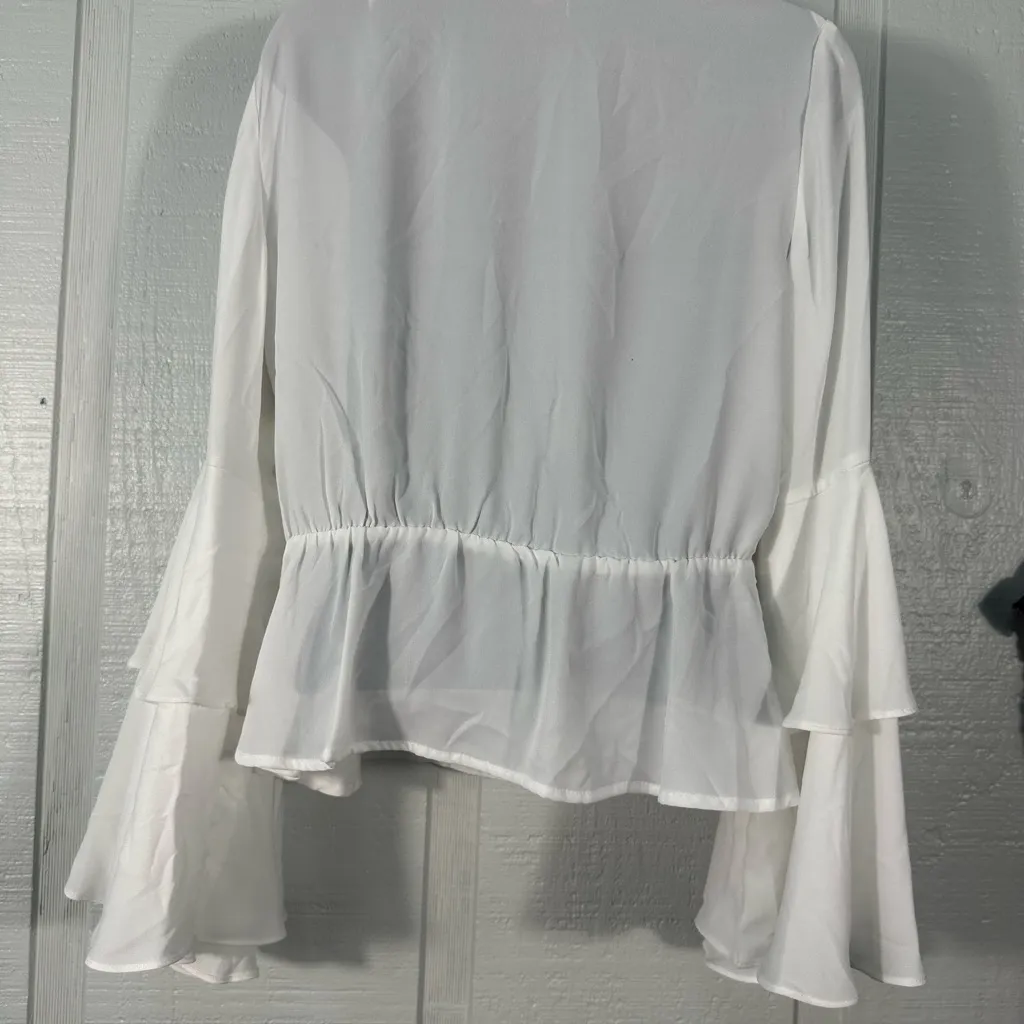 Vince Camuto Women’s White Long Bell Sleeve Top Size Small NWOT - Image 6