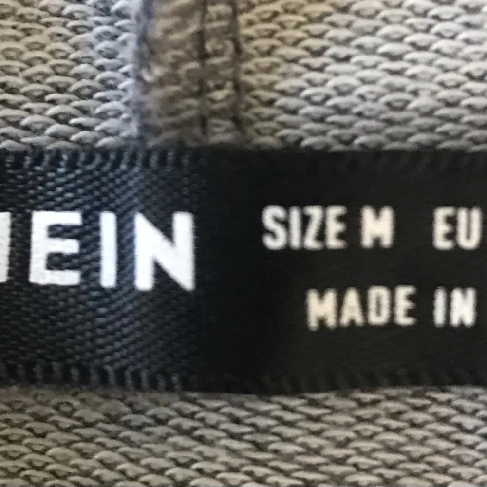 SheIn  cropped zip up size medium. Excellent condition - Image 4