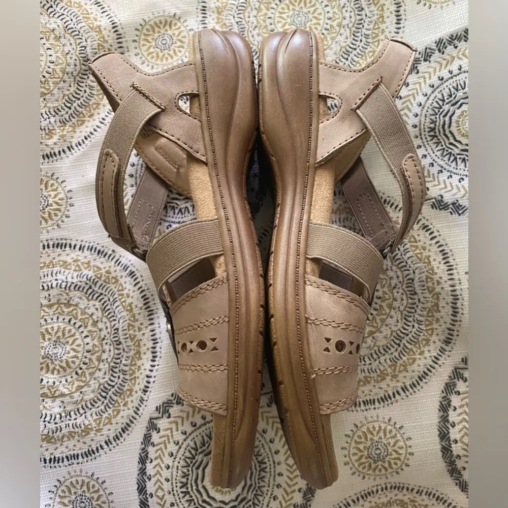 Earth Origins Stella Sasha Sandals Womens Size 8 M Beige Leather Strappy Shoes - Image 10