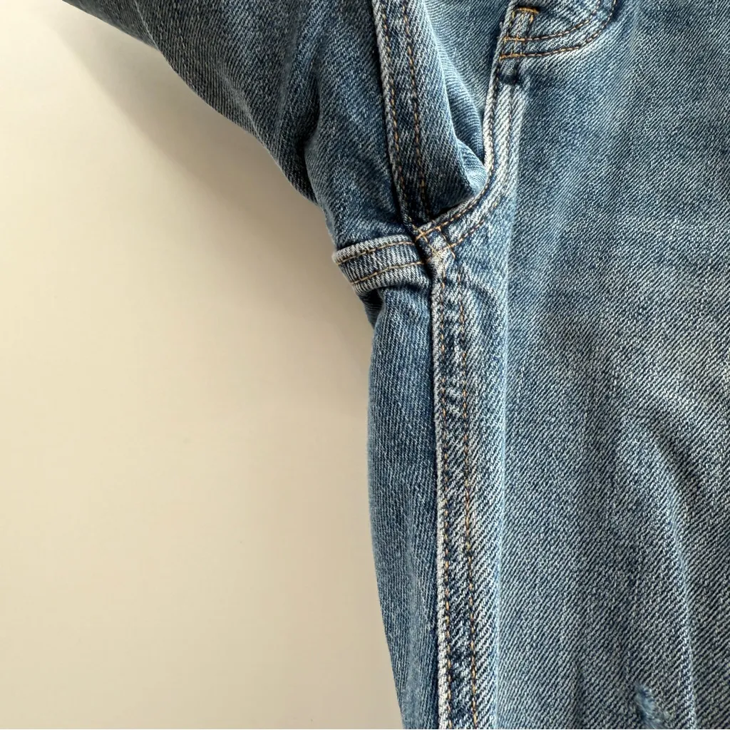 Old‎ Navy Extra High Rise Sky-Hi Straight Medium Wash Distressed Jeans Sz 0P 25" - Image 3