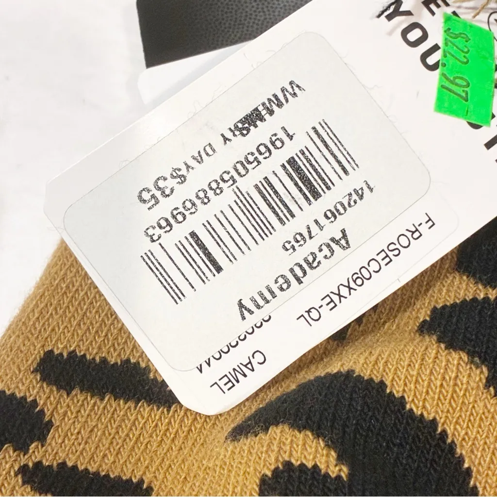 Dallas Cowboys '47 Tan Rosette Cuffed Knit Hat with‎ Pom Animal Print NEW - Image 3