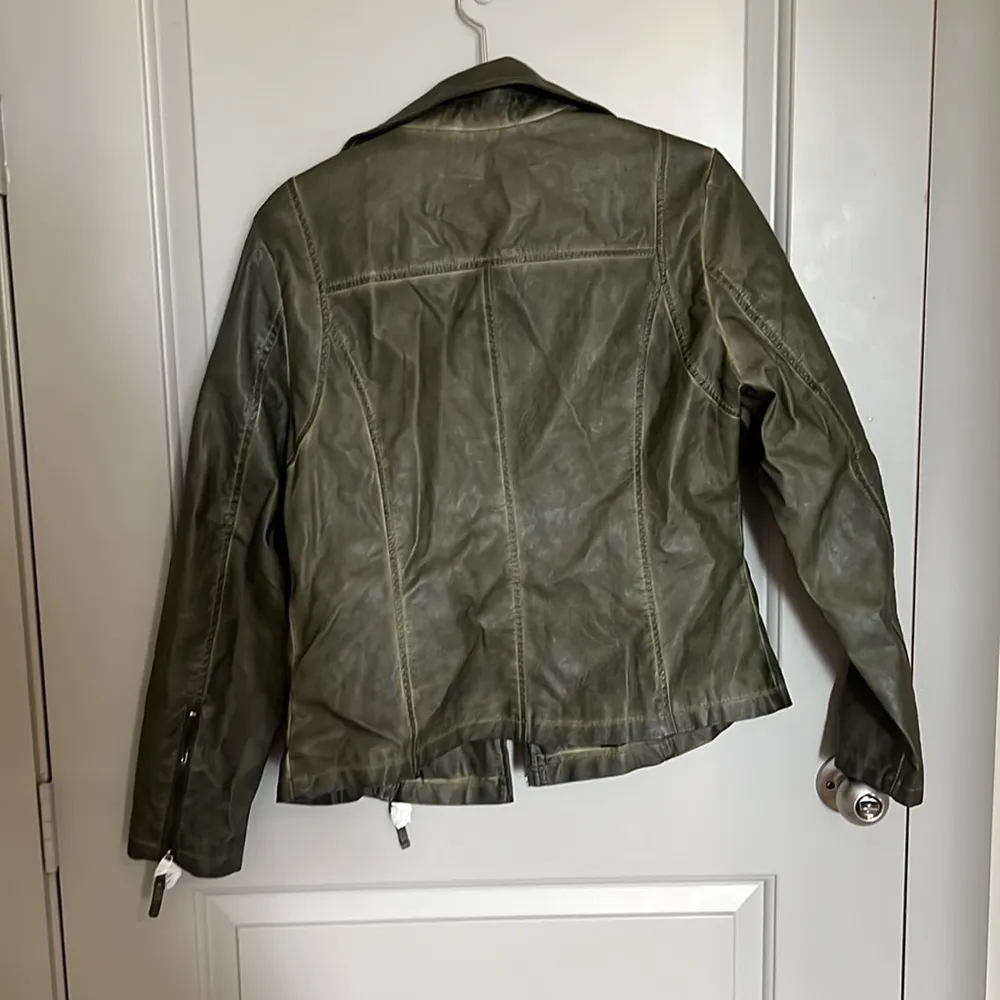 NWT FAUX LEATHER OLIVE GREEN MOTO JACKET MAC STUDIO SIZE LARGE - Image 2
