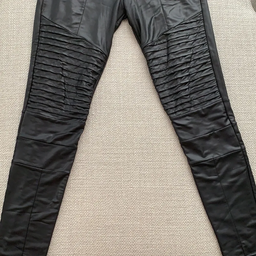 Fleece lined leather leggings - Image 3