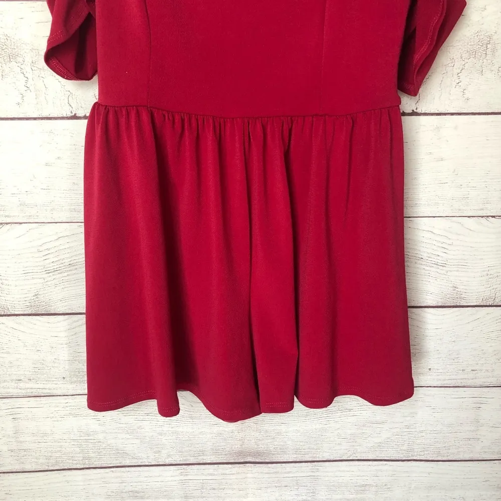 Urban Outfitters Flutter Sleeve Flowy Romper M - Image 5