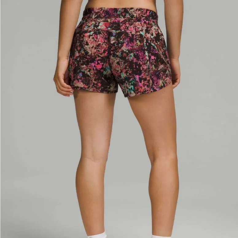 Lululemon Tracker Low-Rise Lined Short 4"
Stencil Blossom Red Multi sz 6 - Image 2