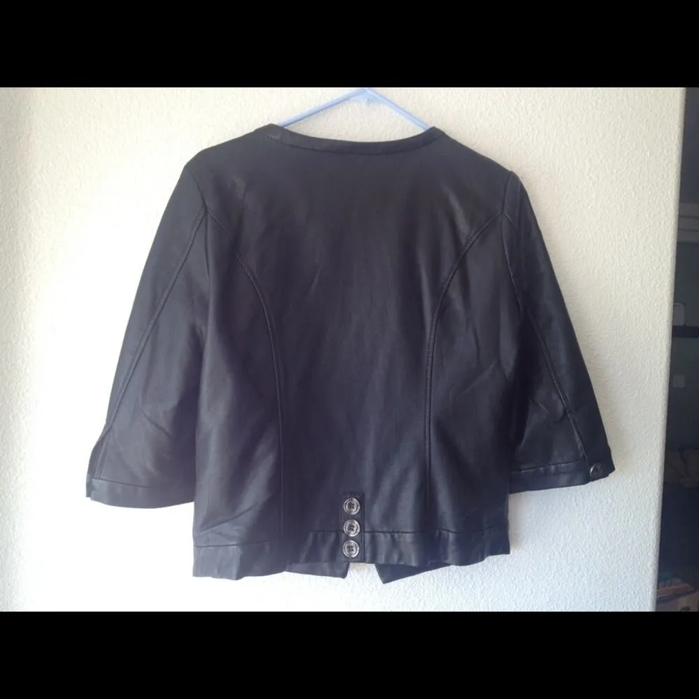 Faux leather zip front 3 quarter sleeve button accents rocker edgy sz S black - Image 4
